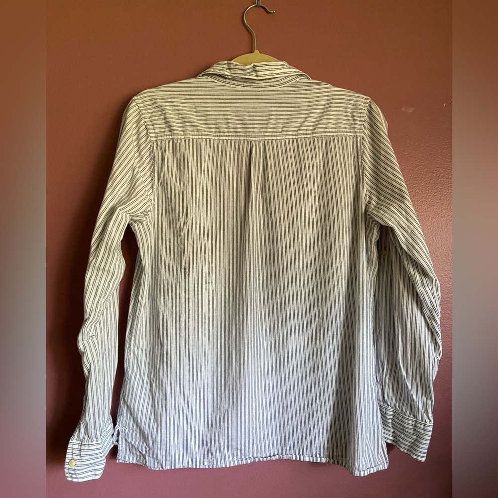 Patagonia Women's Blue and White Striped Button-Down Shirt - Picture 9 of 10